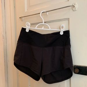 Black Lululemon Hi Rise Speed Up 2.5” Shorts Size4